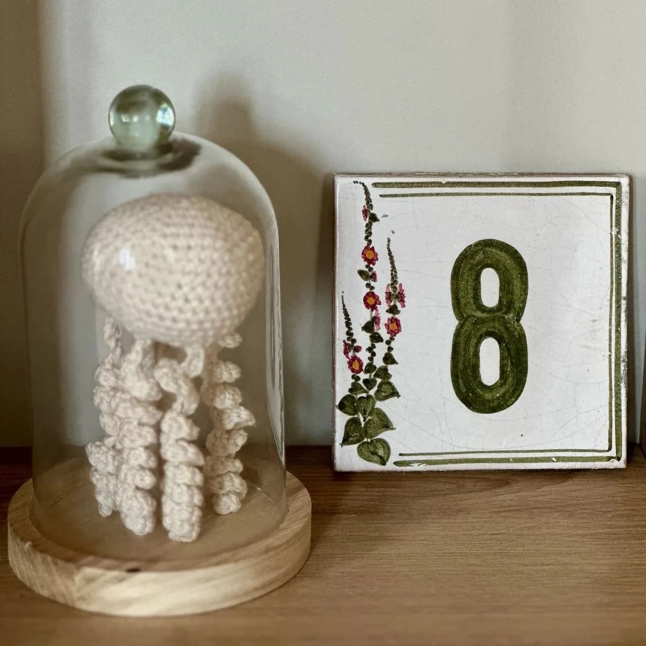 Decorative number 8 detail at 8 Montamer