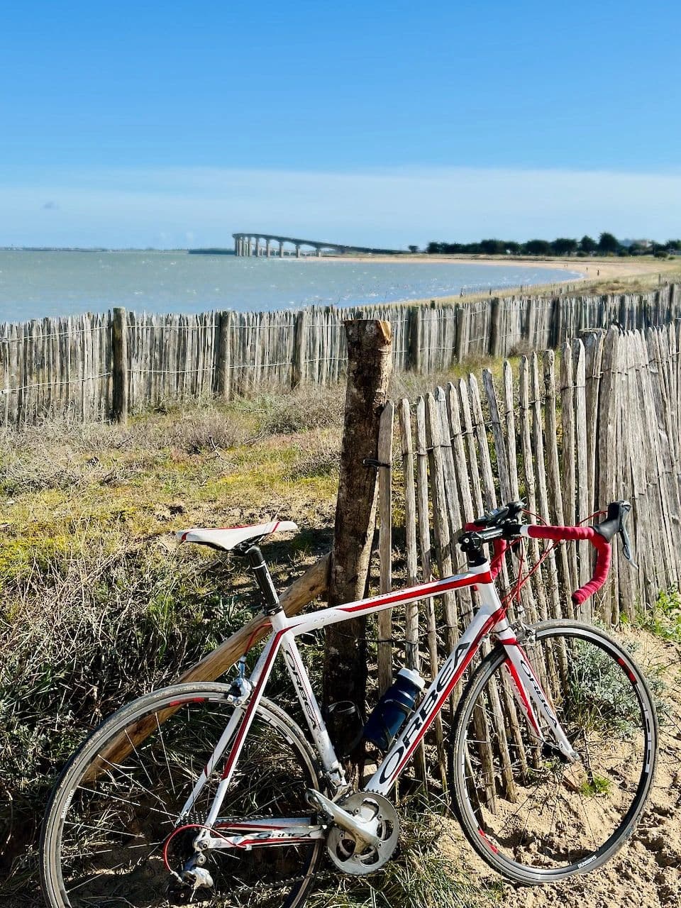 Piste cyclable sur l'Ile de Ré, balade à vélo